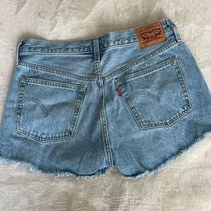 ✨ NWOT ✨ Levi Straus 501 Original Women’s Shorts Size 30